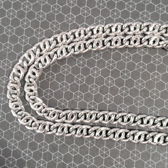 Monet Vintage Silvertone Necklace - Picture 2 of 4